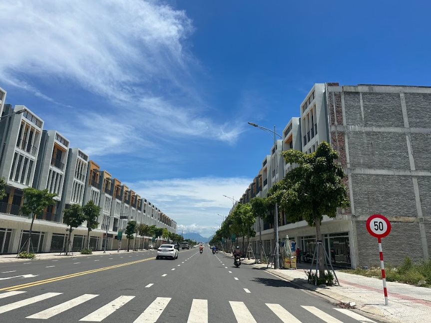 Có nên vay tiền để đầu tư đất thời điểm này khi lãi suất hạ tín hiệu thị trường khởi sắc? 1 Có nên vay tiền để đầu tư đất thời điểm này khi lãi suất hạ tín hiệu thị trường khởi sắc?
