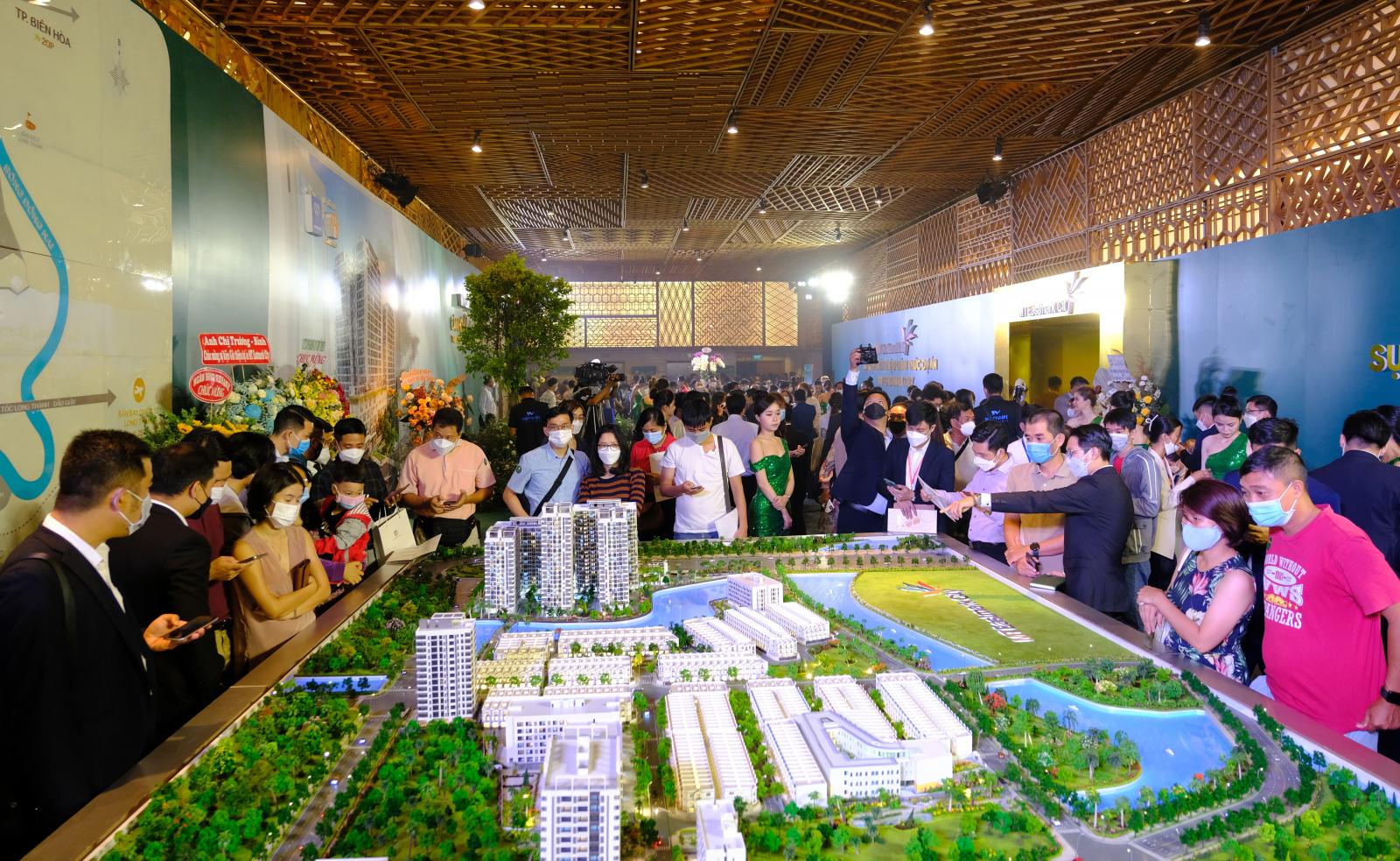 Vòng luẩn quẩn của bất động sản năm 2023 2 vong luan quan cua bat dong san nam 2023 hinh1