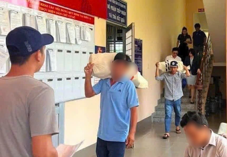 Chính thức nhận đền bù từ KĐT mới Phước Vĩnh Tây 1.000ha thuộc Cần Giuộc (Long An), người dân vác ba lô tiền đổ đi các ngả săn nhà đất 1 Chính thức nhận đền bù từ KĐT mới Phước Vĩnh Tây 1.000ha thuộc Cần Giuộc (Long An)