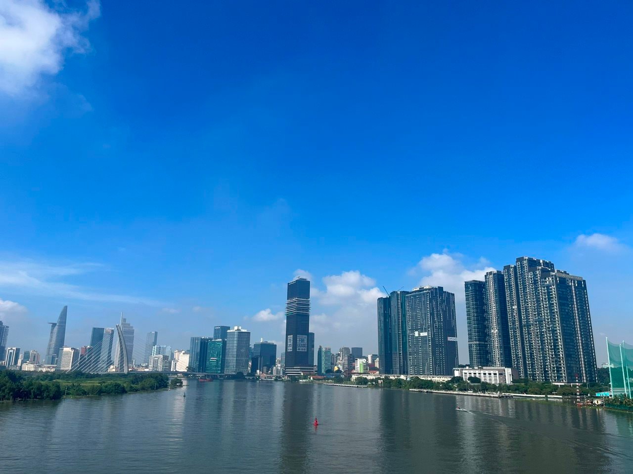 Giá bán, tỷ lệ hấp thụ căn hộ tại Hà Nội và TP.HCM tăng trưởng mạnh trong năm 2024 1 Giá bán, tỷ lệ hấp thụ căn hộ tại Hà Nội và TP.HCM tăng trưởng mạnh trong năm 2024
