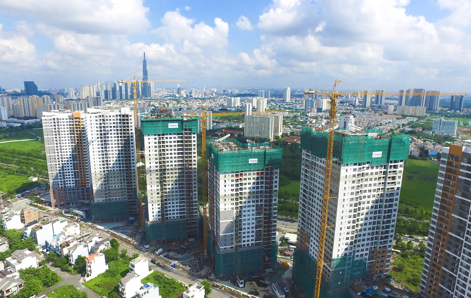 Giá chung cư TPHCM lại lập đỉnh mới 3 HoREA: Bất động sản TPHCM 2025 vẫn còn nhiều khó khăn