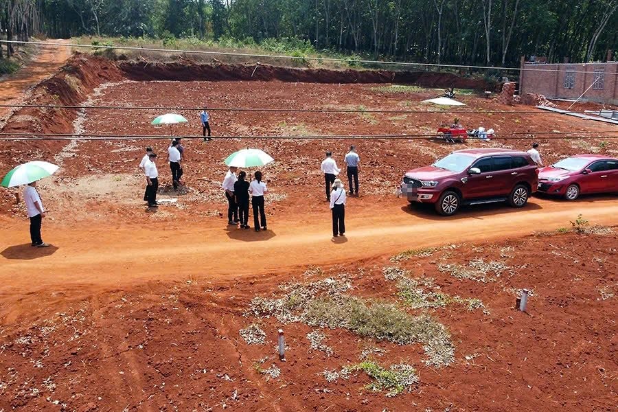 Sốt đất khó xuất hiện trong năm 2025, nhà đầu tư nên bỏ tiền vào đâu? 1 Sốt đất khó xuất hiện trong năm 2025, nhà đầu tư nên bỏ tiền vào đâu?