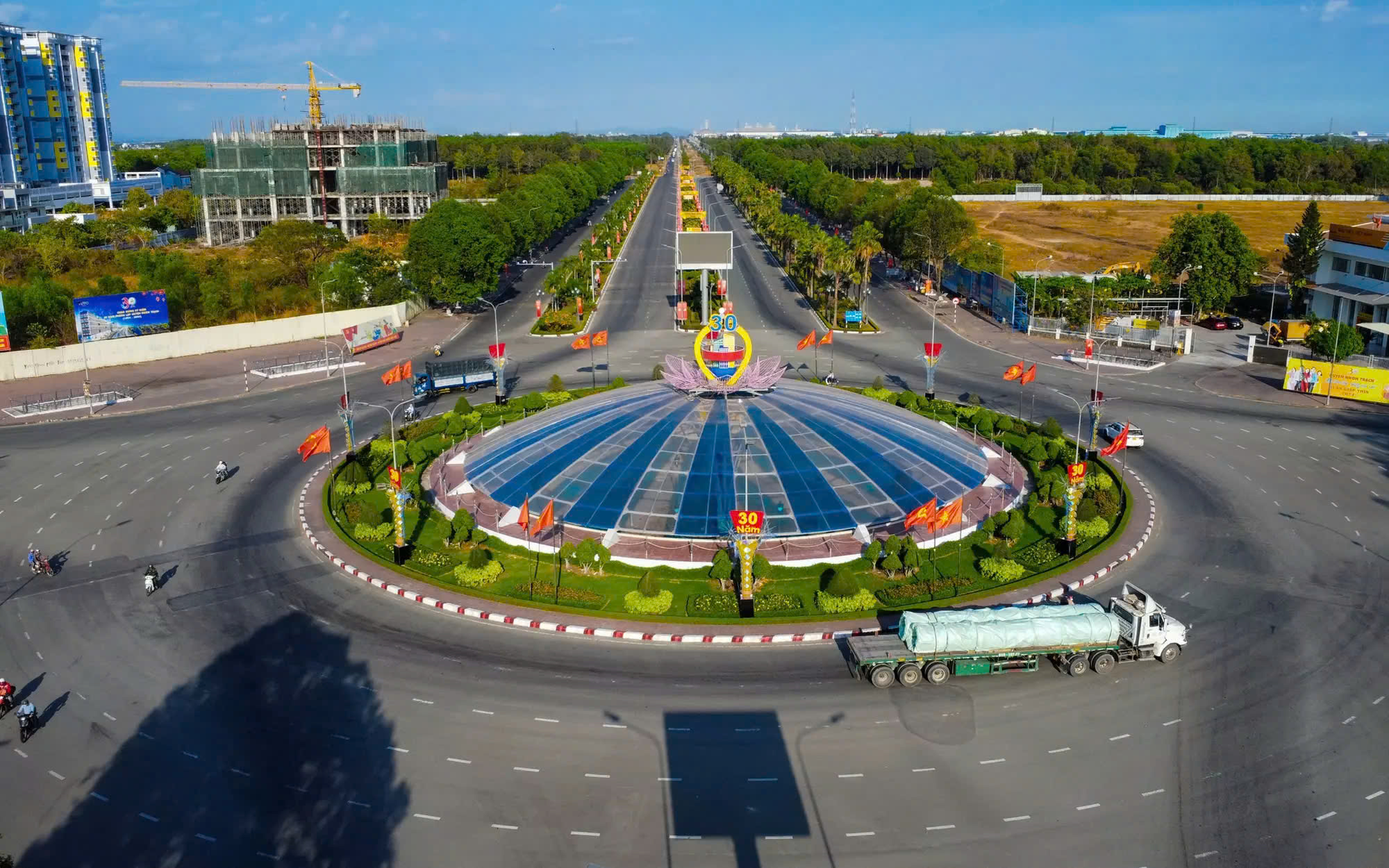 hai tuyen duong gan 3000 ti dong tai nhon trach ket noi truc tiep vanh dai 3 tphcm dang day manh thi cong de hoan thanh trong thang 8 2025 hinh2