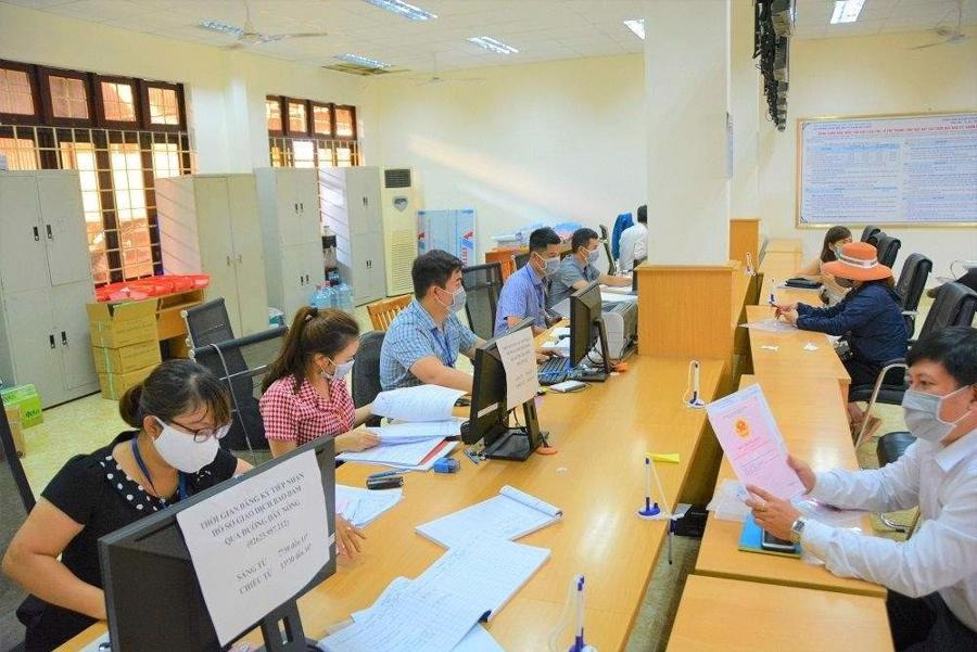 TP.HCM đẩy nhanh cấp sổ hồng cho người dân 2 Tp.HCM đề xuất cấp xã được giao đất và cấp sổ hồng lần đầu cho cá nhân