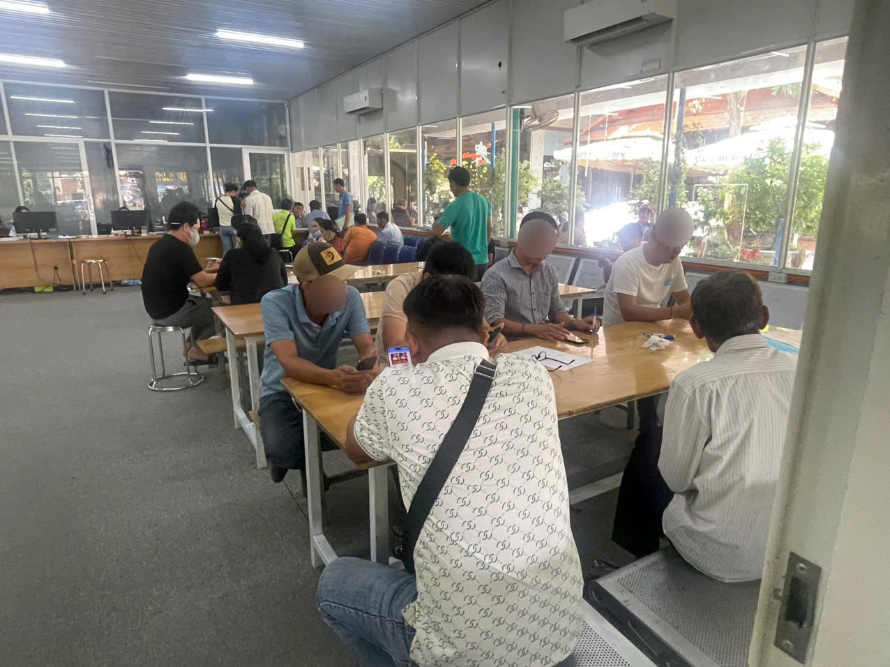 Bộ Xây dựng; Đất nền vẫn là kênh đầu tư an toàn 3 Cá mập từng mang hàng trăm tỉ đồng mua đất nền phía Nam giờ thế nào?