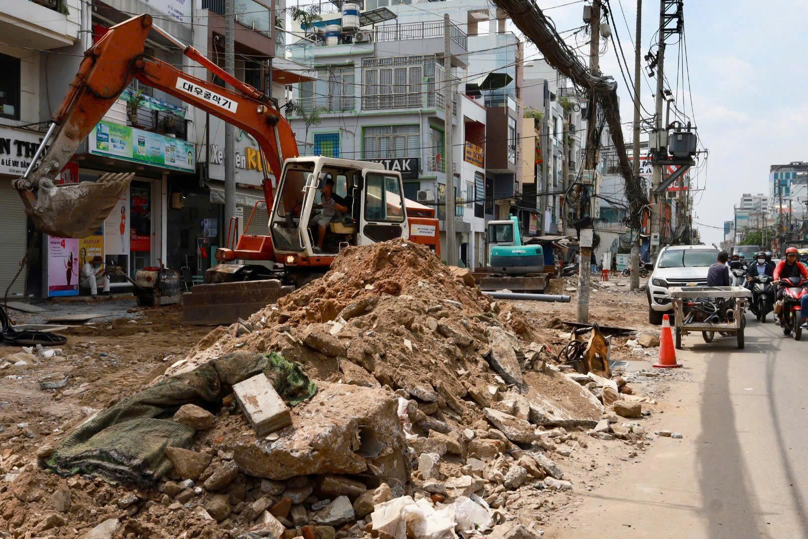 Đồng Nai chuẩn bị thu hồi đất của hơn 2.700 hộ dân để thi công hàng loạt dự án hạ tầng trọng điểm, giúp tăng cường kết nối với TP.HCM và các tỉnh xung quanh 1 Đồng Nai chuẩn bị thu hồi đất của hơn 2.700 hộ dân để thi công hàng loạt dự án hạ tầng trọng điểm